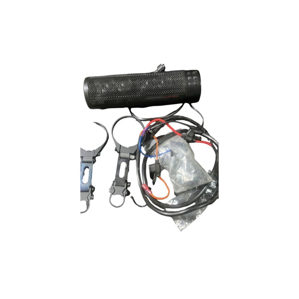 Kuryakyn by Kellermann 2720 Road Thunder Sound Bar Plus - 6-Speaker Tube Black - Picture 2 of 9